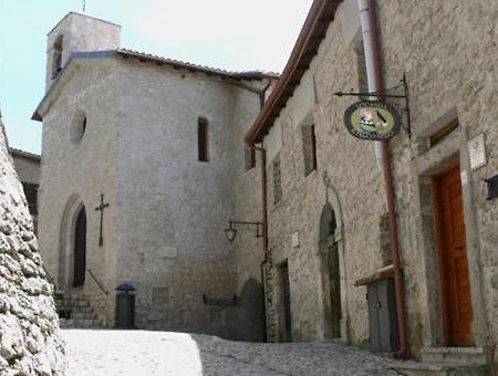 Locanda Il Falco Nero Fumone Exterior foto
